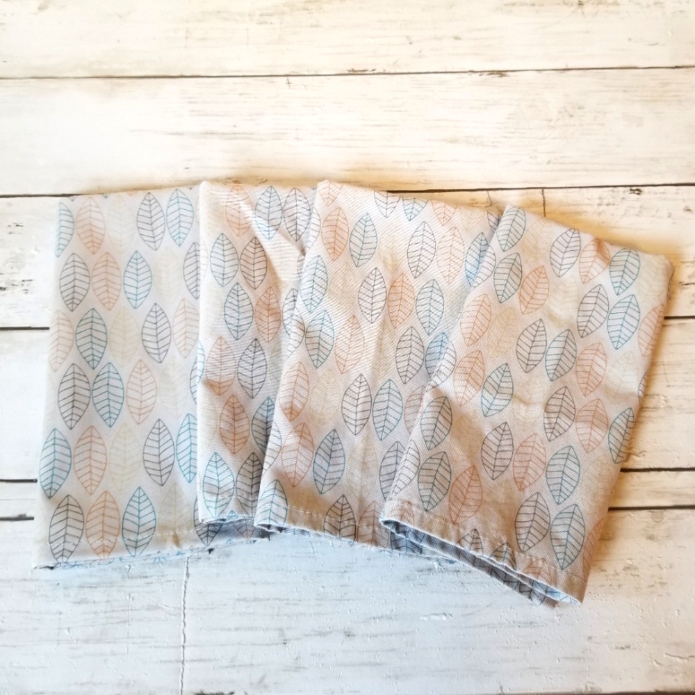 Norwex Set of (4) Napkins Leaf Pattern with BACLOCK NWOT